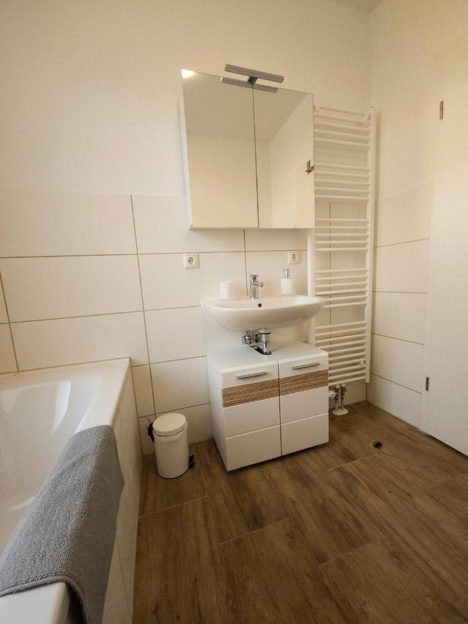 Schoene Ferienwohnung 78M2, 3 Schlafzimmer, 2 Baeder, Zentrumnah, 1Og Erfurt Zewnętrze zdjęcie